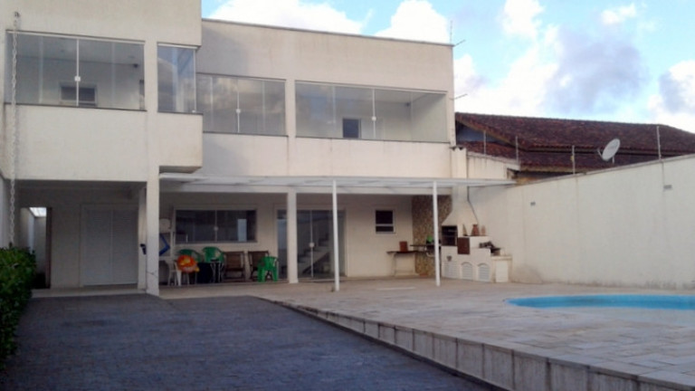 Sobrado com 4 Quartos à Venda, 360 m² em Cidade Nova Peruíbe - Peruíbe