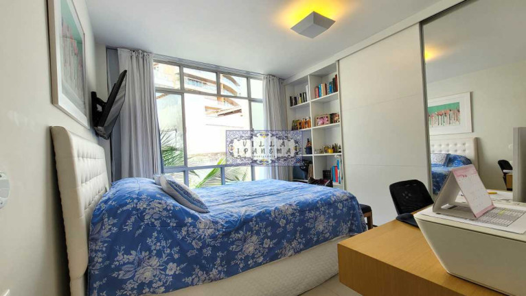 Imagem Apartamento com 3 Quartos à Venda, 130 m² em Lagoa - Rio De Janeiro Imagem Apartamento com 3 Quartos à Venda, 130 m² em Lagoa - Rio De Janeiro