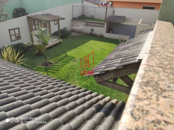 Imagem Casa com 4 Quartos à Venda, 320 m² em Curitiba