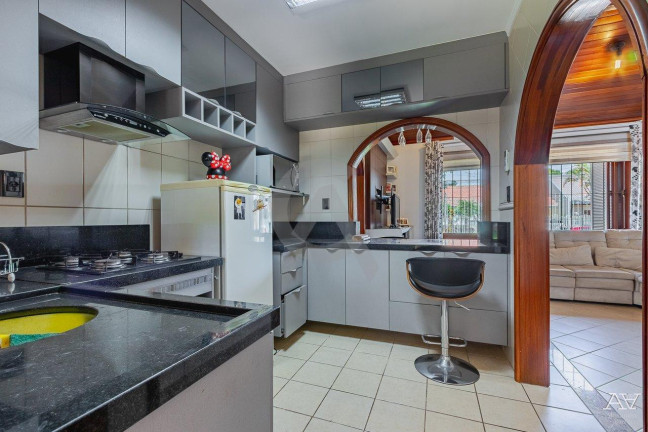 Imagem Casa com 3 Quartos à Venda, 274 m² em Igara - Canoas
