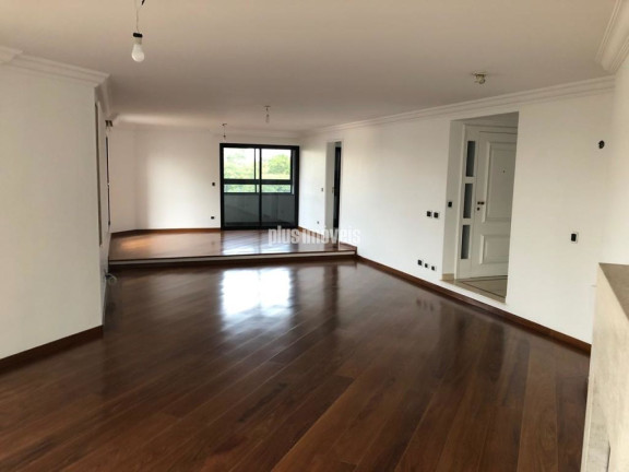 Apartamento com 4 Quartos para Alugar, 250 m² em Moema - São Paulo