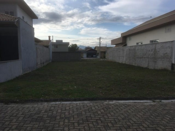 Terreno em Condomínio à Venda, 300 m² em Jardim Jaraguá - Taubaté