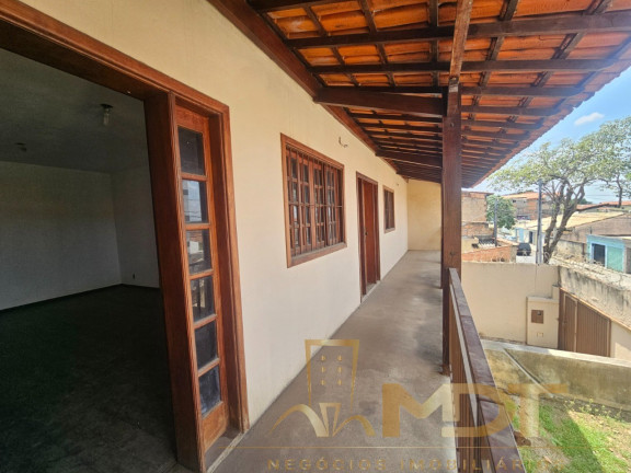 Casa com 4 Quartos à Venda, 232 m² em Copacabana - Belo Horizonte