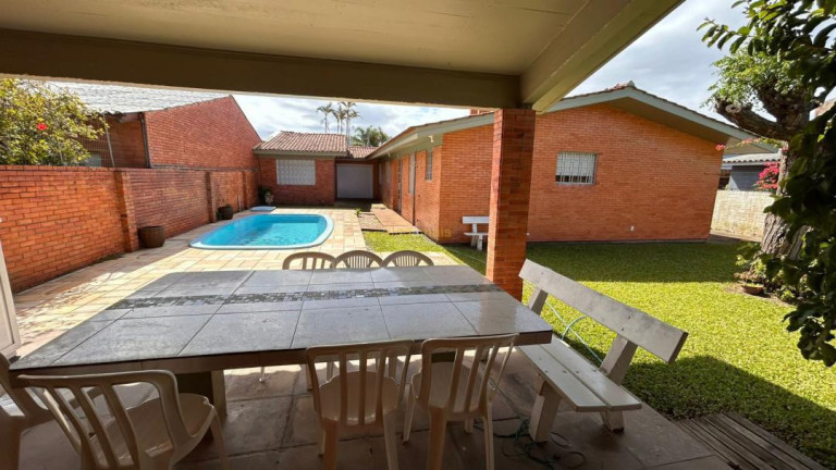 Imagem Casa com 5 Quartos à Venda, 318 m² em Atlântida - Xangri-lá