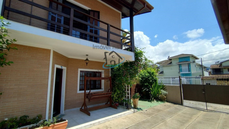 Imagem Casa com 3 Quartos à Venda, 144 m² em Massaguaçu - Caraguatatuba