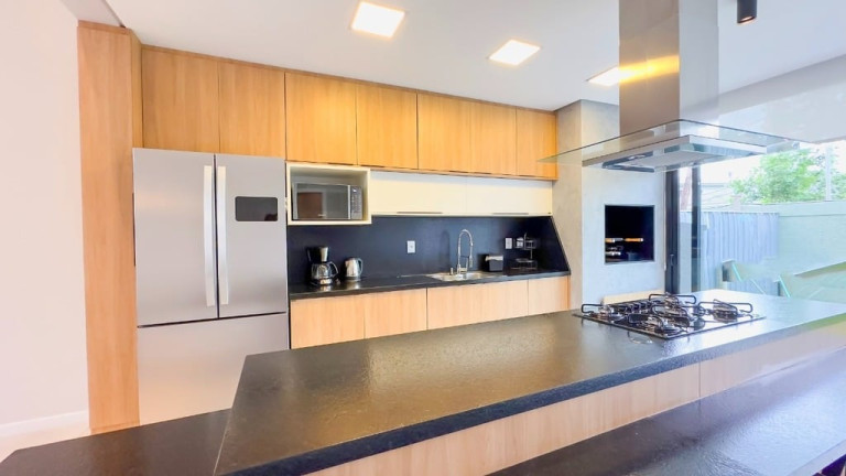 Imagem Casa de Condomínio com 4 Quartos à Venda, 150 m² em Centro - Xangri-lá