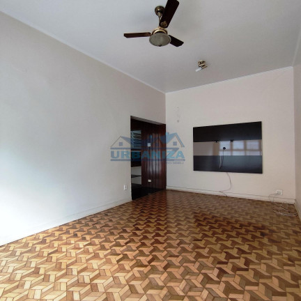 Imagem Casa com 3 Quartos à Venda, 208 m² em Centro - Birigui