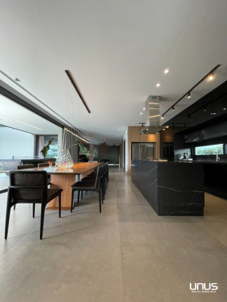 Imagem Casa com 4 Quartos à Venda, 1.400 m² em Jurerê Internacional - Florianópolis