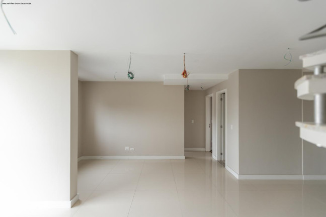 Imagem Apartamento com 2 Quartos à Venda, 143 m² em água Verde - Curitiba