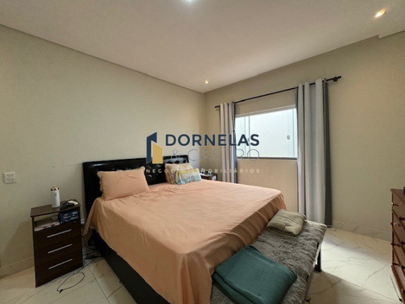 Imagem Casa com 3 Quartos à Venda, 400 m² em Guará I - Brasília Imagem Casa com 3 Quartos à Venda, 400 m² em Guará I - Brasília