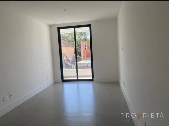 Imagem Casa de Condomínio com 4 Quartos à Venda, 280 m² em Barra Da Tijuca - Rio De Janeiro Imagem Casa de Condomínio com 4 Quartos à Venda, 280 m² em Barra Da Tijuca - Rio De Janeiro
