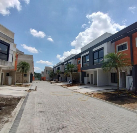 Imagem Casa com 3 Quartos à Venda, 121 m² em Boqueirão - Curitiba Imagem Casa com 3 Quartos à Venda, 121 m² em Boqueirão - Curitiba