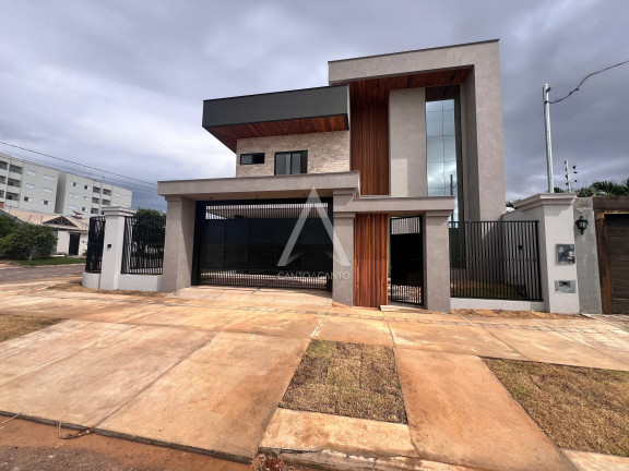 Casa com 3 Quartos à Venda, 278 m² em Jardim Belo Horizonte - Sinop