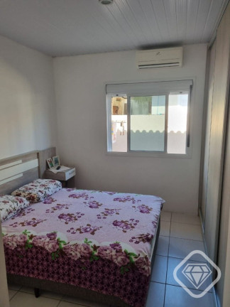 Imagem Casa de Condomínio com 2 Quartos à Venda, 54 m² em Costa Gama - Porto Alegre