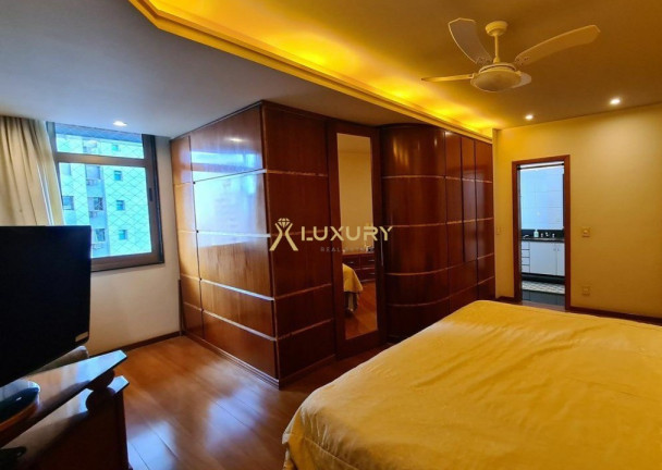 Imagem Imóvel com 4 Quartos à Venda, 228 m² em Belvedere - Belo Horizonte