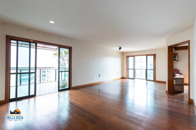 Apartamento com 3 Quartos à Venda,  em Moema - São Paulo