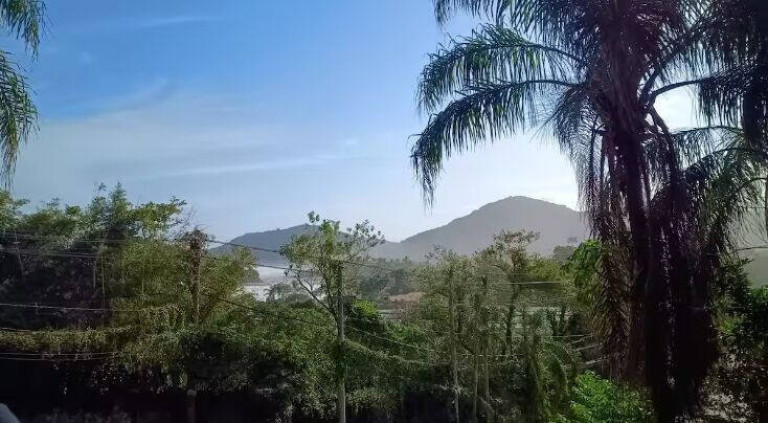 Sobrado com 3 Quartos à Venda, 160 m² em Camburi - São Sebastião