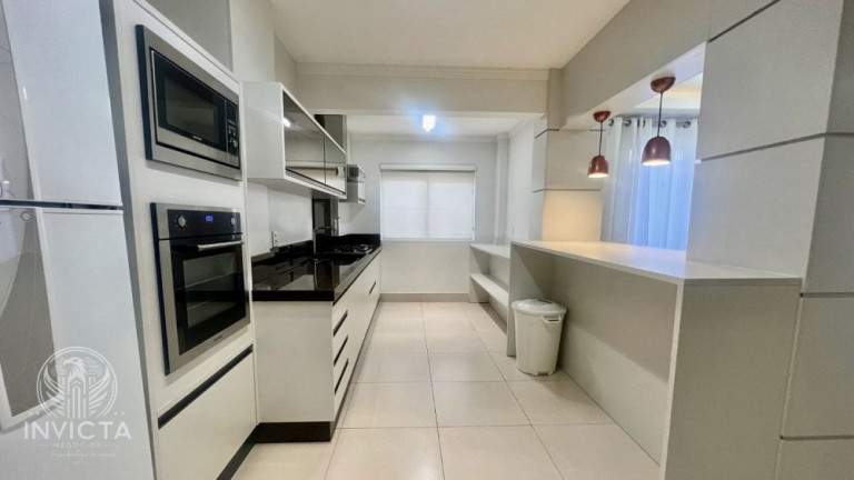 Imagem Apartamento com 3 Quartos à Venda, 100 m² em Centro - Balneário Camboriú Imagem Apartamento com 3 Quartos à Venda, 100 m² em Centro - Balneário Camboriú