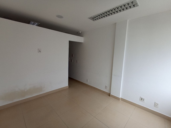 Imóvel Comercial à Venda, 20 m² em Santa Lúcia - Vitória