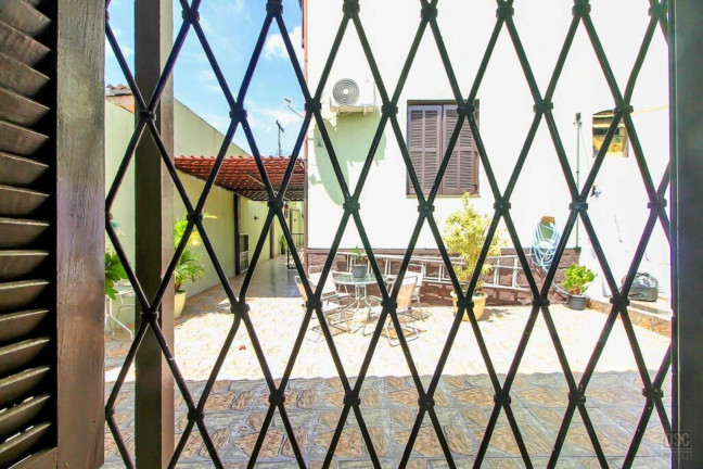 Imagem Imóvel com 11 Quartos à Venda, em Santa Tereza - Porto Alegre Imagem Imóvel com 11 Quartos à Venda, em Santa Tereza - Porto Alegre