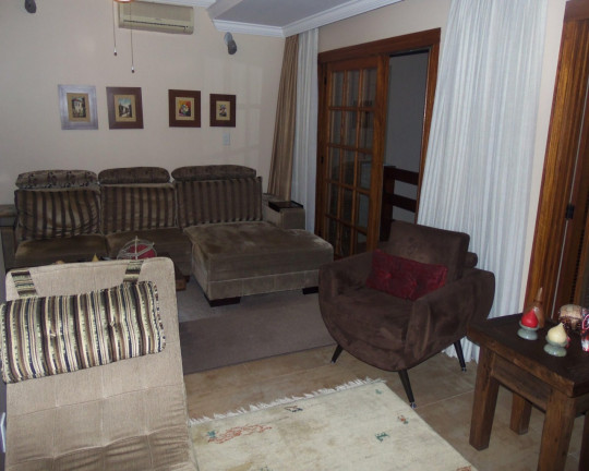 Imagem Casa com 3 Quartos à Venda, 500 m² em Cavalhada - Porto Alegre
