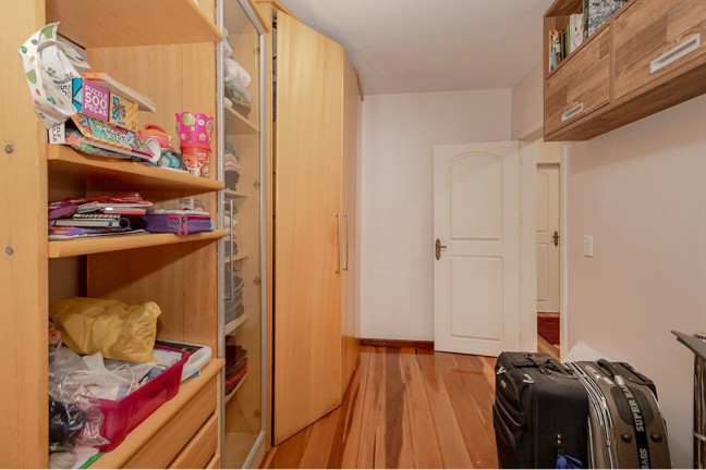 Imagem Casa com 4 Quartos à Venda, 233 m² em Jardim Itu - Porto Alegre Imagem Casa com 4 Quartos à Venda, 233 m² em Jardim Itu - Porto Alegre