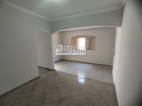 Imagem Casa com 3 Quartos à Venda, 180 m² em Conjunto Cássio Rezende - Uberaba Imagem Casa com 3 Quartos à Venda, 180 m² em Conjunto Cássio Rezende - Uberaba