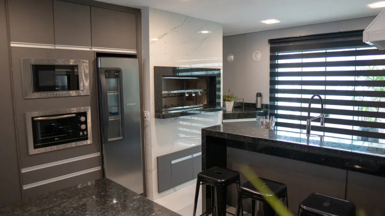Imagem Apartamento com 12 Quartos para Alugar, em Centro - Balneário Camboriú Imagem Apartamento com 12 Quartos para Alugar, em Centro - Balneário Camboriú