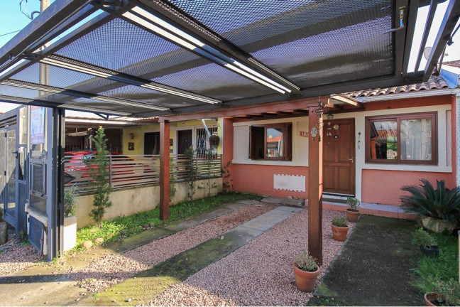 Casa com 2 Quartos à Venda,  em Hípica - Porto Alegre