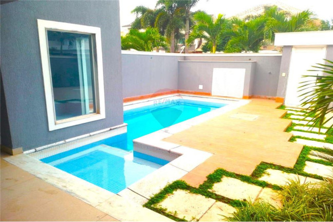 Imagem Casa de Condomínio com 5 Quartos à Venda, 360 m² em Recreio Dos Bandeirantes - Rio De Janeiro Imagem Casa de Condomínio com 5 Quartos à Venda, 360 m² em Recreio Dos Bandeirantes - Rio De Janeiro