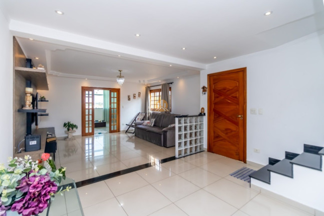 Imagem Casa com 3 Quartos à Venda, 251 m² em Jardim Regina - São Paulo Imagem Casa com 3 Quartos à Venda, 251 m² em Jardim Regina - São Paulo