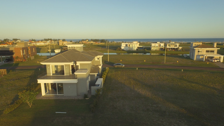 Imagem Apartamento com 3 Quartos à Venda, 126 m² em Navegantes - Capão Da Canoa Imagem Apartamento com 3 Quartos à Venda, 126 m² em Navegantes - Capão Da Canoa