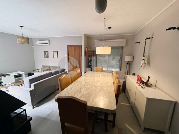 Imagem Casa com 3 Quartos à Venda, 174 m² em Vila Jardim - Porto Alegre Imagem Casa com 3 Quartos à Venda, 174 m² em Vila Jardim - Porto Alegre