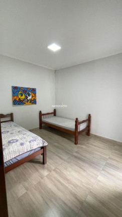 Casa com 2 Quartos à Venda, 94 m²