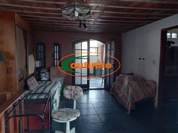 Imagem Casa com 3 Quartos à Venda, 278 m² em Maracanã - Rio De Janeiro Imagem Casa com 3 Quartos à Venda, 278 m² em Maracanã - Rio De Janeiro