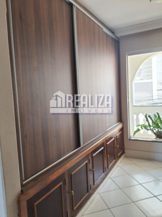Imagem Casa com 3 Quartos à Venda, 346 m² em Irmãos Soares - Uberaba Imagem Casa com 3 Quartos à Venda, 346 m² em Irmãos Soares - Uberaba