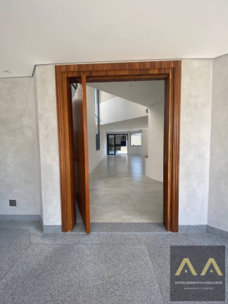 Imagem Casa com 4 Quartos à Venda, 331 m² em Alphaville - Santana De Parnaíba Imagem Casa com 4 Quartos à Venda, 331 m² em Alphaville - Santana De Parnaíba
