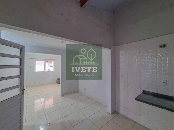 Imagem Casa com 2 Quartos à Venda, 80 m²