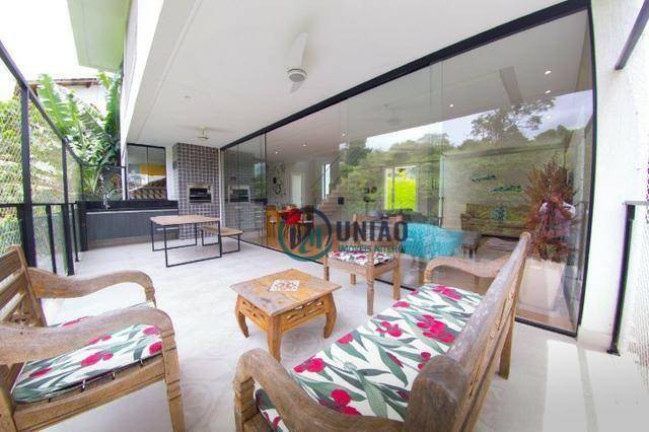 Imagem Casa com 3 Quartos à Venda, 350 m² em Pendotiba - Niterói