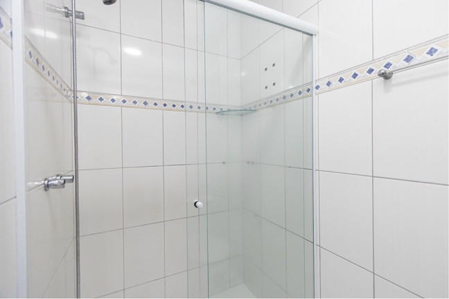 Imagem Casa com 2 Quartos à Venda, 130 m² em Uberaba - Curitiba
