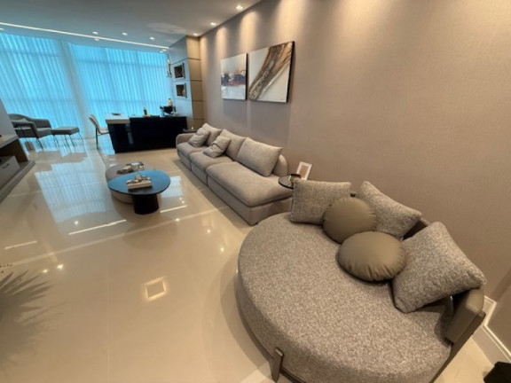 Apartamento com 3 Quartos à Venda, 135 m² em Centro - Balneário Camboriú