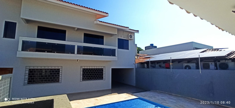 Sobrado à Venda, 376 m² em Zona I - Umuarama