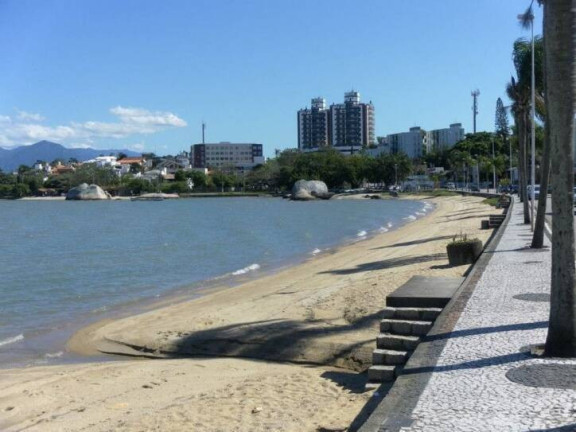 Terreno à Venda, 480 m² em Coqueiros - Florianópolis