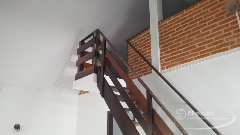 Imagem Casa com 6 Quartos à Venda, 166 m² em Atiradores - Joinville