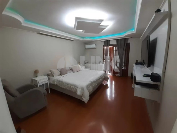 Imagem Casa com 3 Quartos à Venda, 226 m² em Jardim Itu - Porto Alegre Imagem Casa com 3 Quartos à Venda, 226 m² em Jardim Itu - Porto Alegre