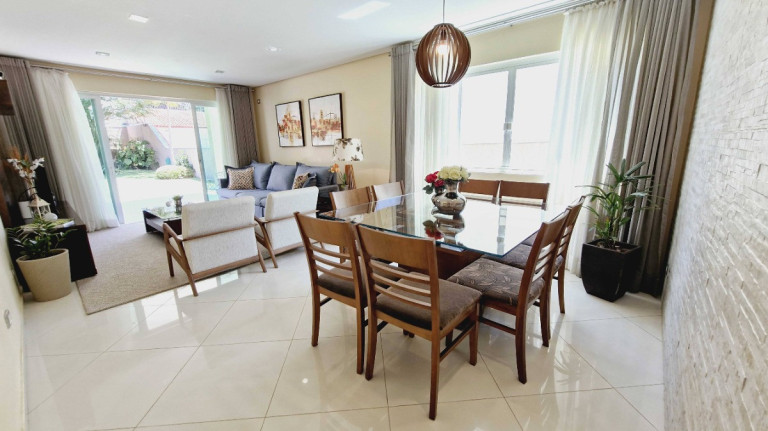 Imagem Casa com 3 Quartos à Venda, 320 m² em Parque Dos Príncipes - São Paulo