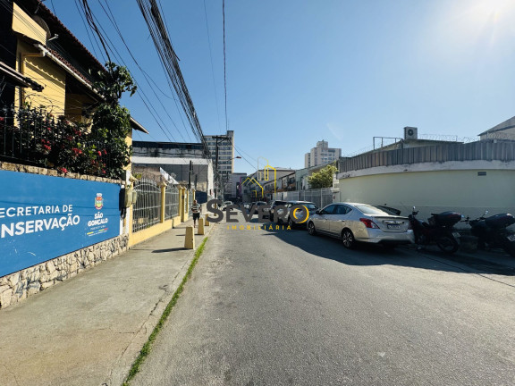 Imagem Casa com 4 Quartos à Venda, em Centro - São Gonçalo Imagem Casa com 4 Quartos à Venda, em Centro - São Gonçalo