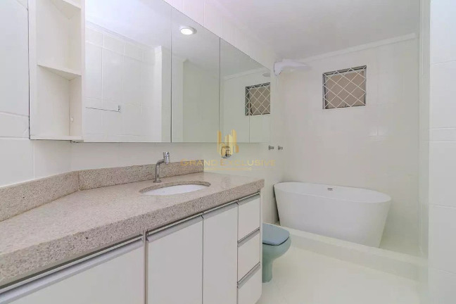 Imagem Apartamento com 2 Quartos à Venda, 70 m² em Pioneiros - Balneário Camboriú Imagem Apartamento com 2 Quartos à Venda, 70 m² em Pioneiros - Balneário Camboriú