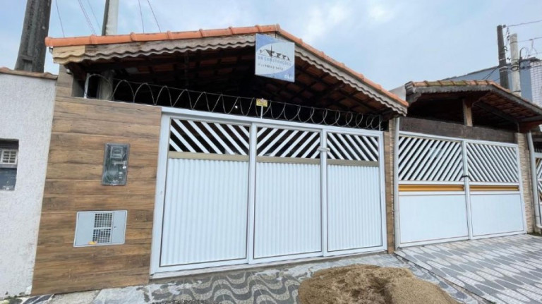 Casa com 2 Quartos à Venda, 125 m² em Tupi - Praia Grande