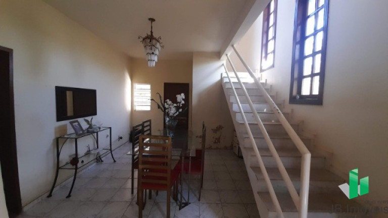 Imagem Casa com 3 Quartos à Venda, 140 m² em Melo - Montes Claros Imagem Casa com 3 Quartos à Venda, 140 m² em Melo - Montes Claros
